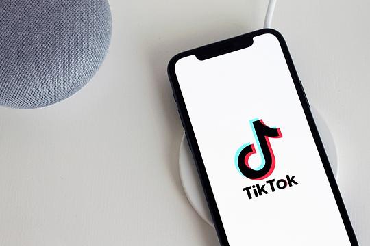 Pretpark Hellendoorn scoort miljoenen views op TikTok, hoe doen zij dat?