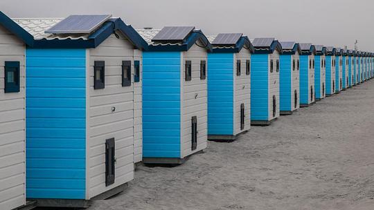 Dit betaal je voor een huisje bij het strand van Hoek van Holland / Foto: "Strandhuisjes - Strand - Hoek van Holland" Frans Berkelaar