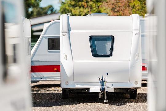 Waar mag je je caravan of camper parkeren? 