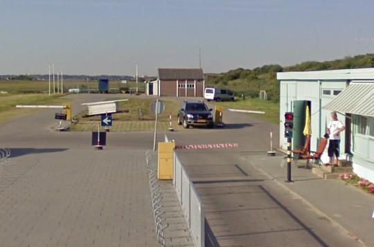 Gemeente Westland verliest jaarlijks 2 ton met parkeren bij strand / Foto: Google Maps https://maps.app.goo.gl/LrnCnMEHw6S8PVXD7