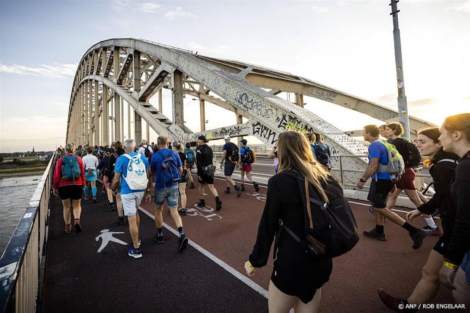 Nijmeegse Vierdaagse officieel van start met Dag van Elst, 'burgerwacht' niet welkom