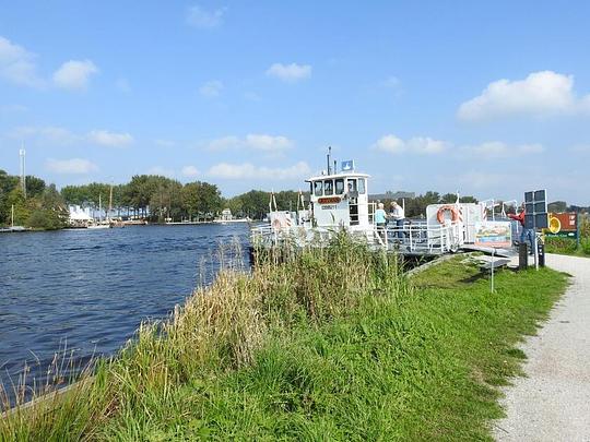 Bekende Friese veerpont De Veenhoop onder de hamer / Foto: "pontje bij De Veenhoop" door Gertjan van Noord