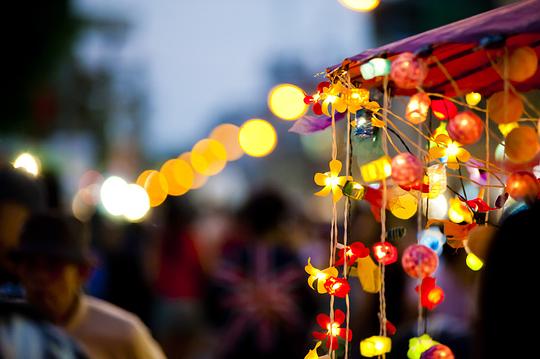 Grootste avondmarkt Pasar Malam Dordrecht heeft meer subsidie nodig om te overleven