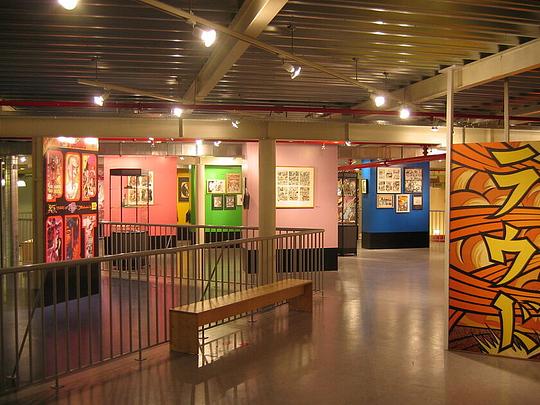 Gezocht: ruimte voor 21.000 striptekeningen uit Stripmuseum / Foto: "Deel van een zaal van het stripmuseum." door Fruggo