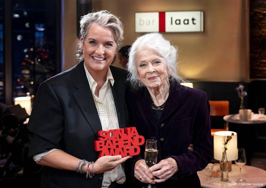 margriet van der linden met sonja barend award