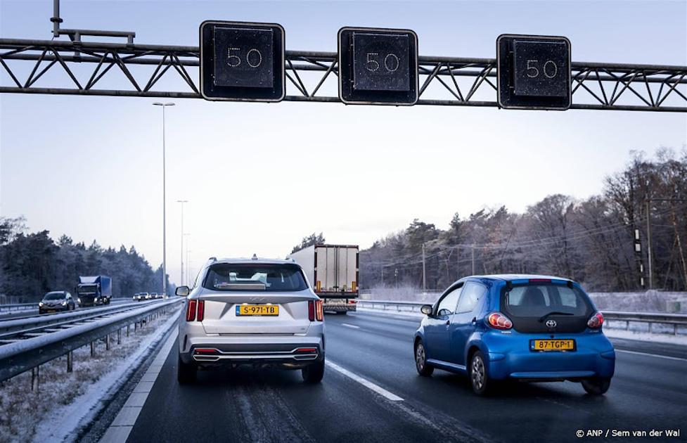 file snelweg winterse buien