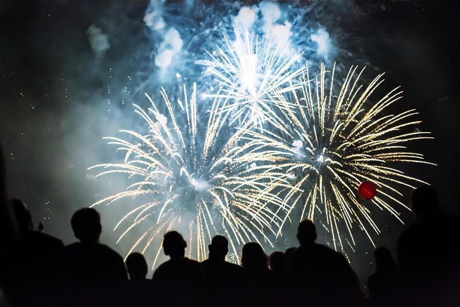 Door technische fout gaat al het vuurwerk bij Walibi in een keer in de lucht