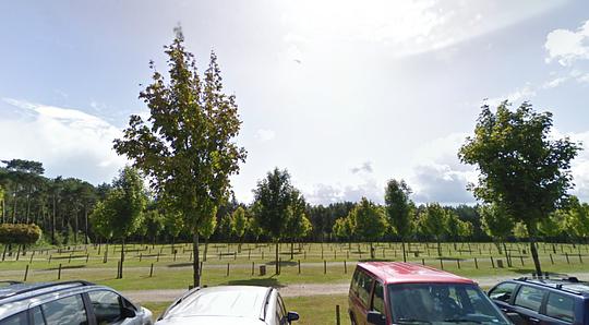 Onzekerheid over zonnepanelen op parkeerplaats Avonturenpark Hellendoorn / Foto: Google Maps https://goo.gl/maps/q6JwcENya35KQkJh9