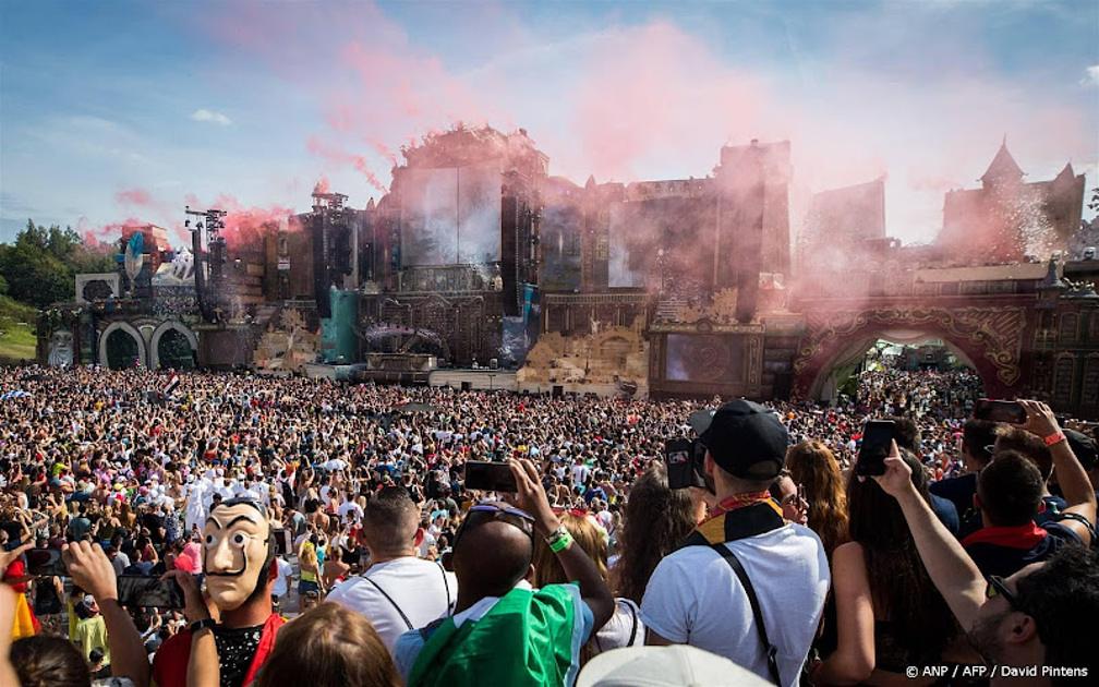 Mogelijk miljoenenboete Tomorrowland voor gebruik wegwerpbekers