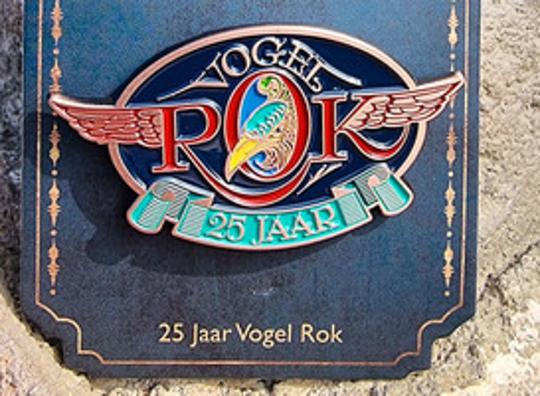 Efteling komt met speciale pin en muziek ter ere van 25e verjaardag Vogel Rok