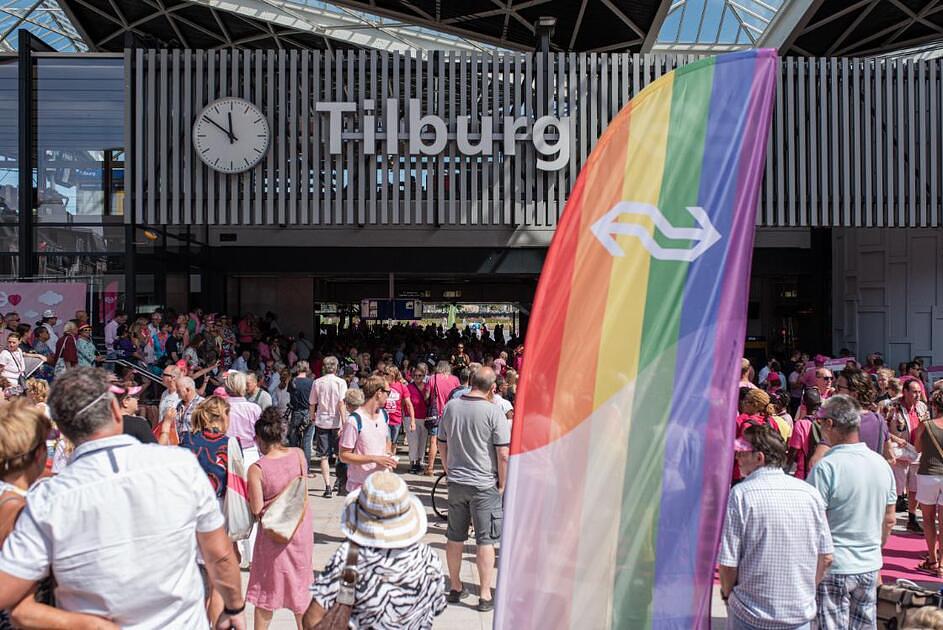 NS zet extra treinen in richting Tilburgse Kermis