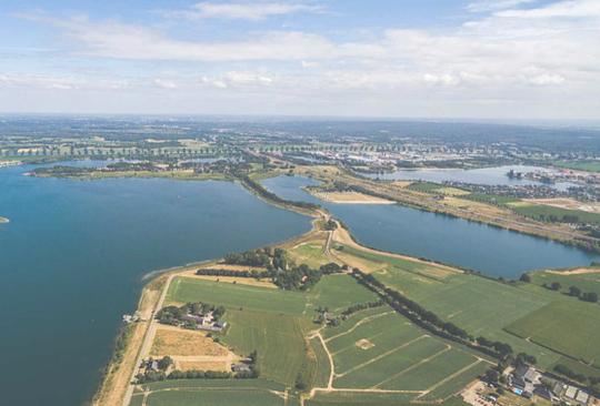 Een vakantiepark bij Kraaijenbergse Plassen misschien toch een goed idee? Foto: TopParken