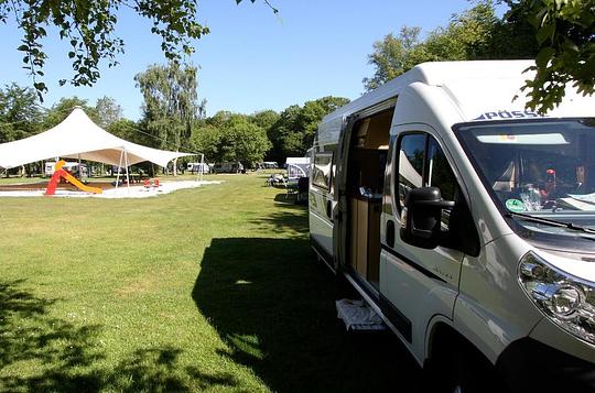 Campings in Drenthe positief over bezetting tijdens zomervakantie / Foto: "Camping de Valkenhof in Westerbork, Drenthe" door Reisen aus Leidenschaft