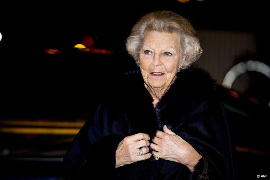 Prinses Beatrix woont Balletgala van Dansersfonds '79 bij