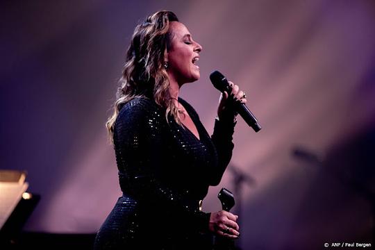 Trijntje Oosterhuis gaat akoestische kerstshows doen in Amsterdam