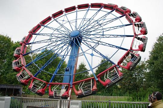 Attractie G-Force in Walibi gesloten wegens defect / Foto: "Walibi World - G-Force" door JZ85